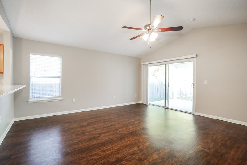 1,815/Mo, 10596 Indigo Hills Ln Jacksonville, FL 32221 Living Room View
