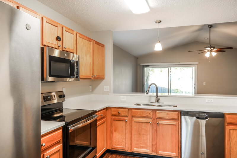 1,815/Mo, 10596 Indigo Hills Ln Jacksonville, FL 32221 Kitchen View