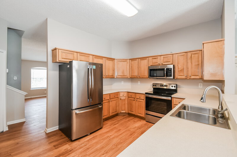 1,895/Mo, 3475 Shelley Dr Green Cove Springs, FL 32043 Kitchen View 2