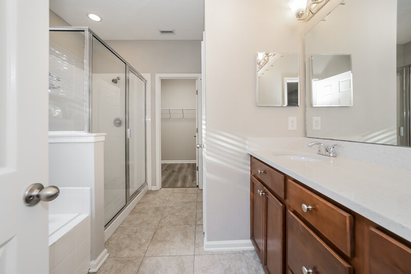 2,930/Mo, 1606 Creek Point Blvd Jacksonville, FL 32218 Main Bathroom View