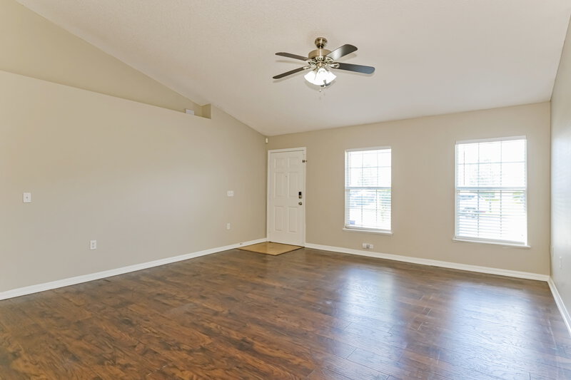 2,185/Mo, 4109 Clearbrook Cove Rd Jacksonville, FL 32218 Living Room View