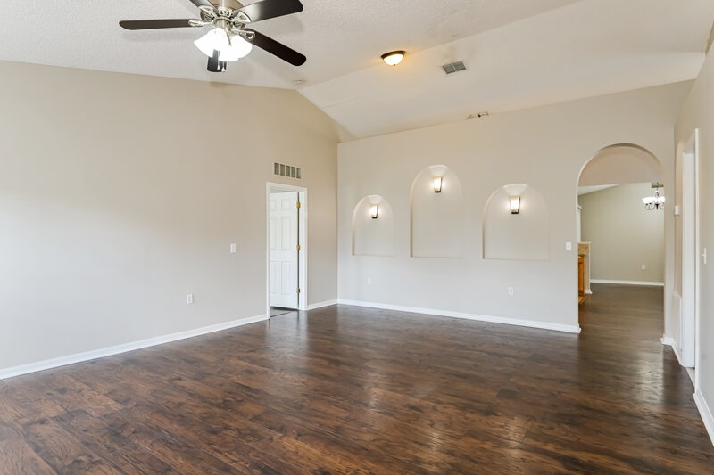 2,185/Mo, 4109 Clearbrook Cove Rd Jacksonville, FL 32218 Living Room View 2