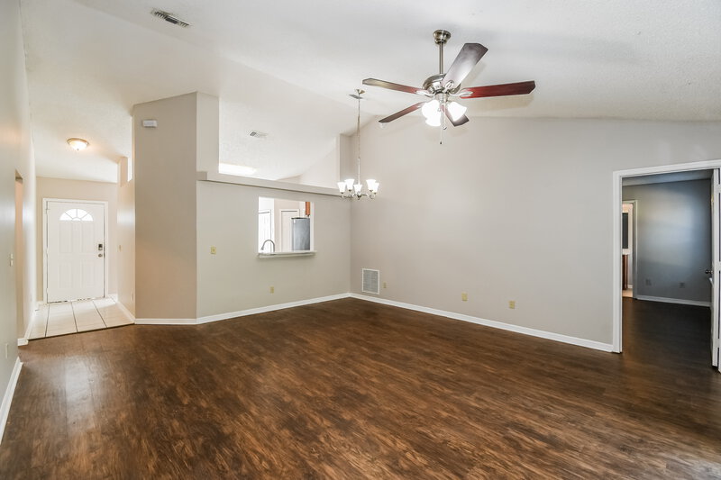 1,750/Mo, 8173 Pilgrims Trace Dr N Jacksonville, FL 32244 Living Room View