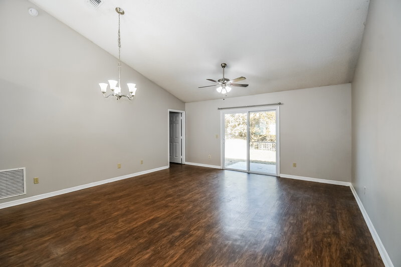 1,750/Mo, 8173 Pilgrims Trace Dr N Jacksonville, FL 32244 Dining Room View 2