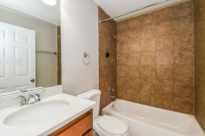 1,750/Mo, 8173 Pilgrims Trace Dr N Jacksonville, FL 32244 Bathroom View