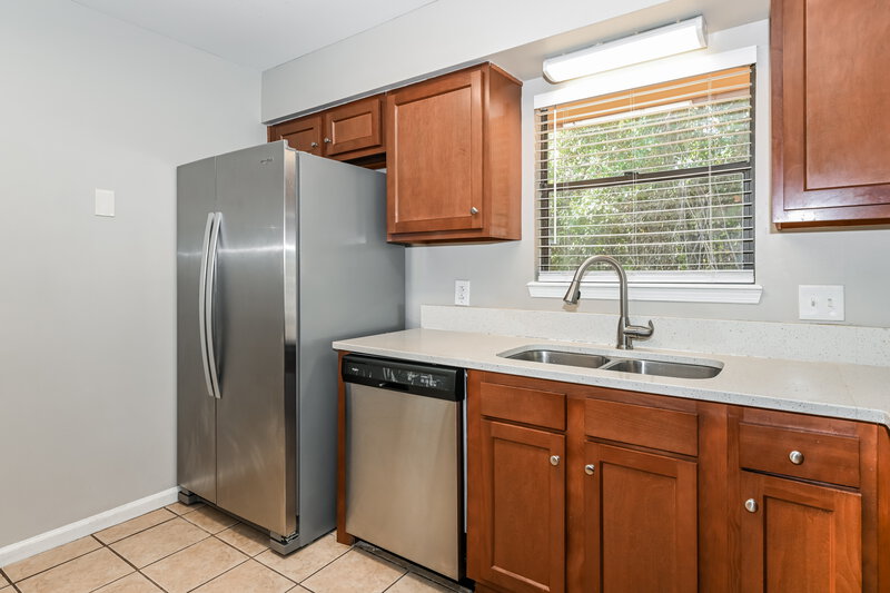 1,740/Mo, 5551 Edenfield Rd Jacksonville, FL 32277 Kitchen View