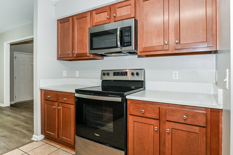 1,740/Mo, 5551 Edenfield Rd Jacksonville, FL 32277 Kitchen View 2
