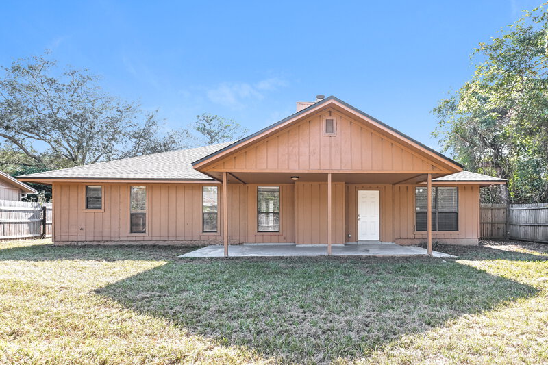 1,740/Mo, 5551 Edenfield Rd Jacksonville, FL 32277 Rear View