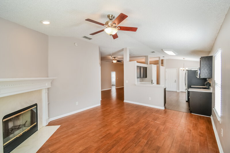 2,005/Mo, 1810 Dartmouth Dr Middleburg, FL 32068 Living Room View 2