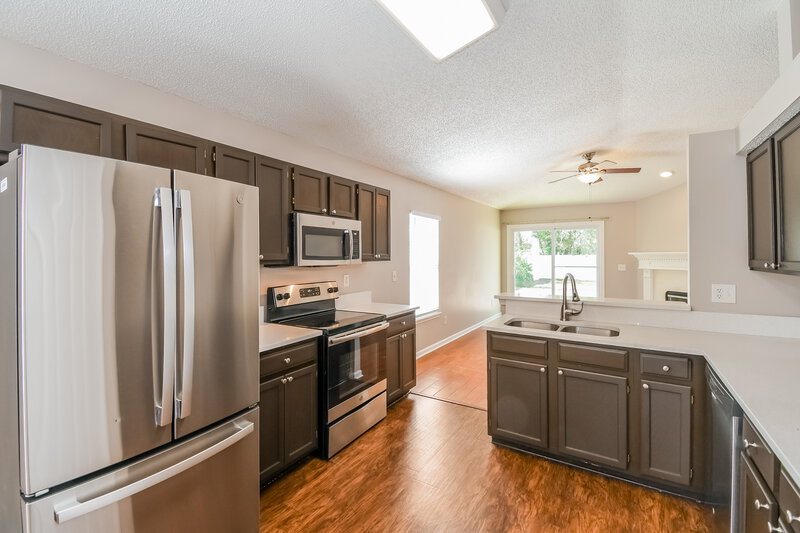 2,005/Mo, 1810 Dartmouth Dr Middleburg, FL 32068 Kitchen View