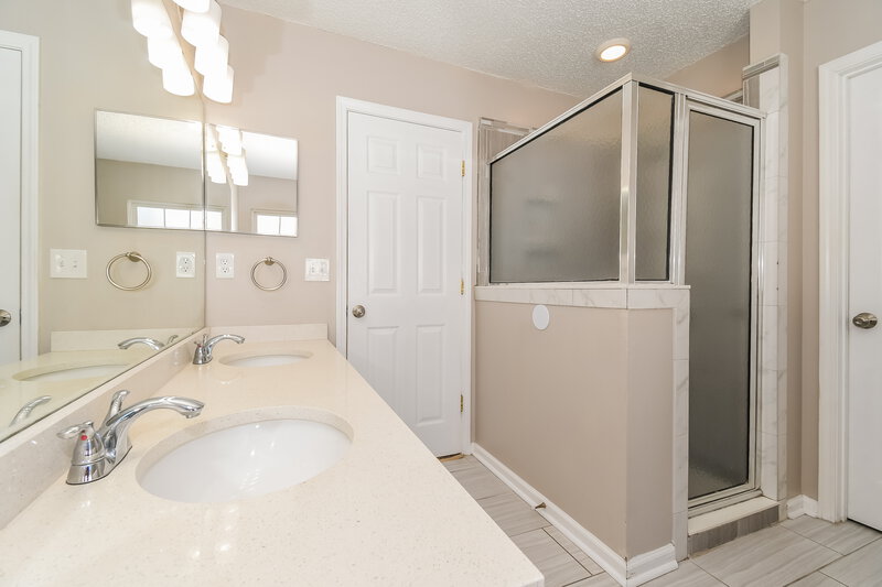 2,005/Mo, 1810 Dartmouth Dr Middleburg, FL 32068 Main Bathroom View 2