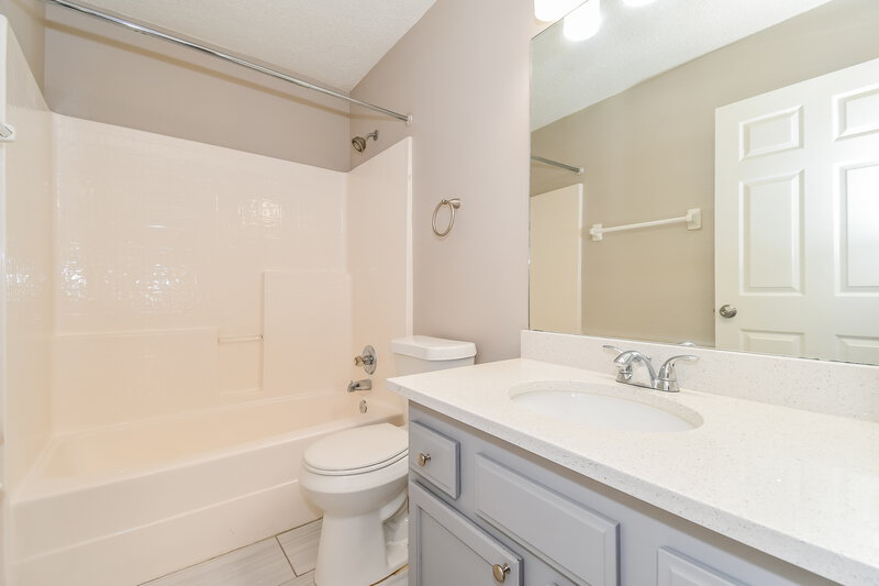 2,005/Mo, 1810 Dartmouth Dr Middleburg, FL 32068 Bathroom View