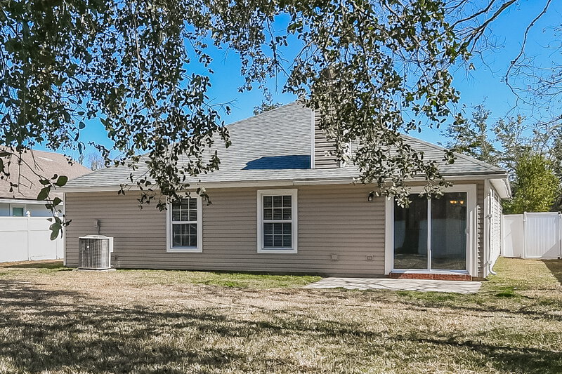 2,005/Mo, 1810 Dartmouth Dr Middleburg, FL 32068 Rear View