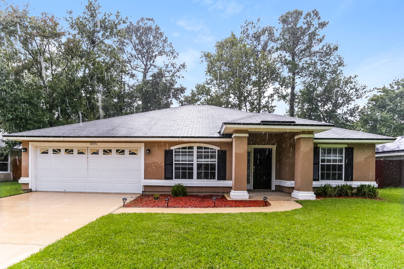 0/Mo, 14090 Crestwick Dr W Jacksonville, FL 32218 External View