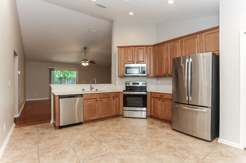 0/Mo, 14090 Crestwick Dr W Jacksonville, FL 32218 Kitchen View