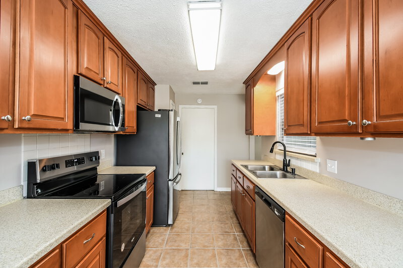 1,995/Mo, 1486 Freckles Ct Orange Park, FL 32073 Kitchen View 2