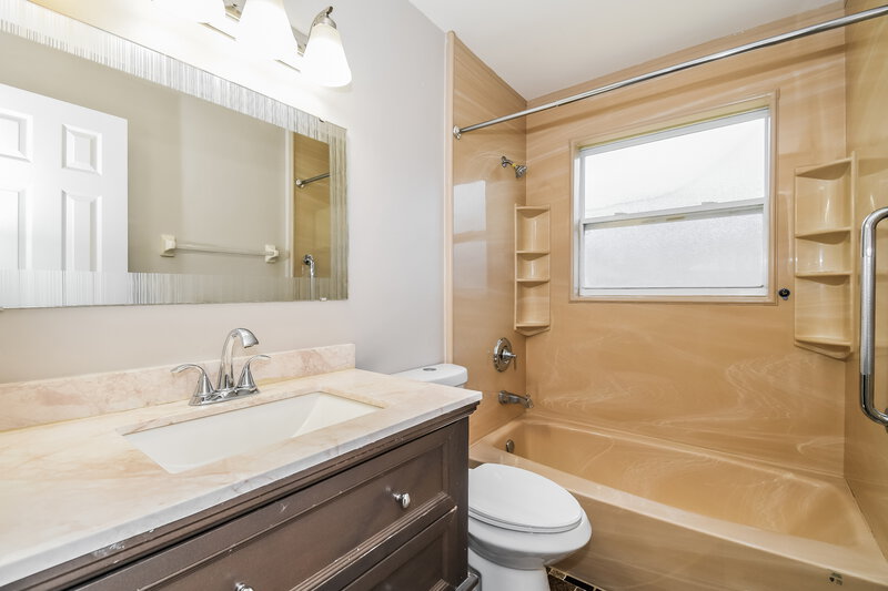1,995/Mo, 1486 Freckles Ct Orange Park, FL 32073 Bathroom View