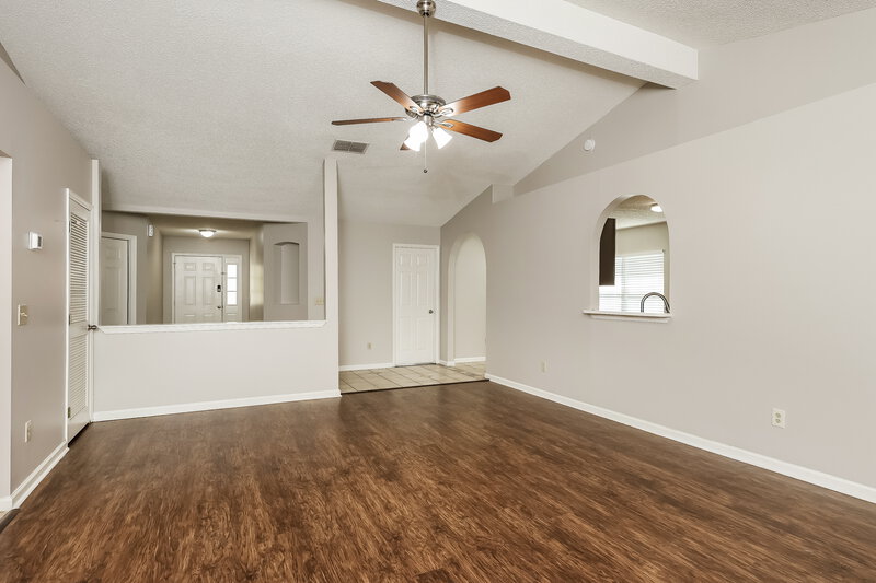 2,035/Mo, 2977 Tuscarora Trl Middleburg, FL 32068 Living Room View 2