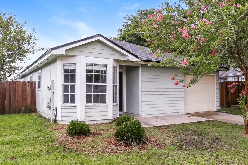 1,835/Mo, 8736 Townsquare Dr Jacksonville, FL 32216 Front View
