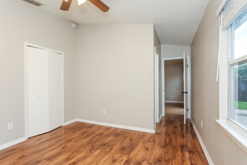 1,835/Mo, 8736 Townsquare Dr Jacksonville, FL 32216 Main Bedroom View
