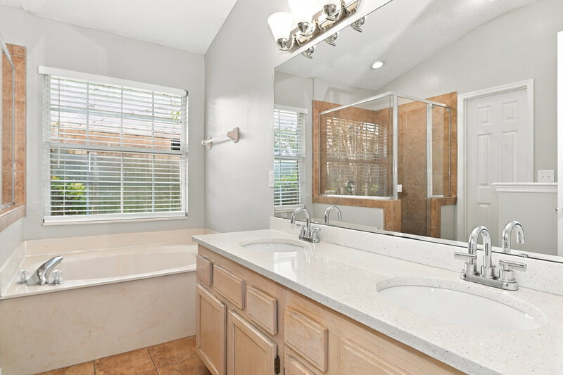 2,270/Mo, 1433 Starboard Ct Fleming Island, FL 32003 Primary Bathroom View
