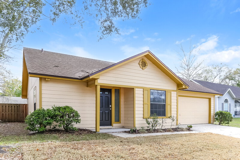 1,785/Mo, 8134 Cumberland Gap Trl N Jacksonville, FL 32244 Front View