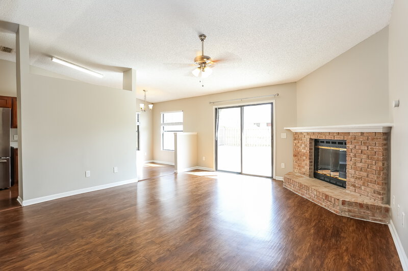 1,785/Mo, 8134 Cumberland Gap Trl N Jacksonville, FL 32244 Living Room View 2