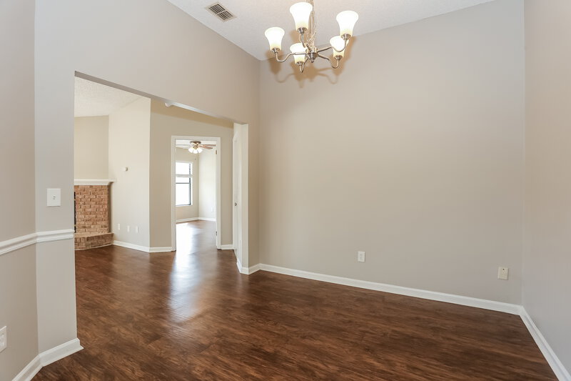 1,785/Mo, 8134 Cumberland Gap Trl N Jacksonville, FL 32244 Dining Room View 2