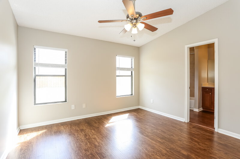 1,785/Mo, 8134 Cumberland Gap Trl N Jacksonville, FL 32244 Main Bedroom View