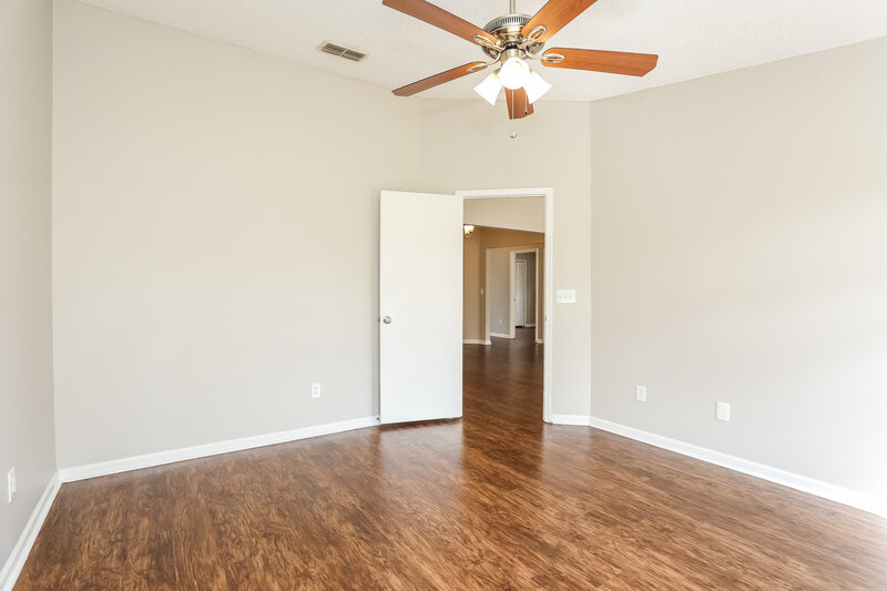 1,785/Mo, 8134 Cumberland Gap Trl N Jacksonville, FL 32244 Main Bedroom View 2