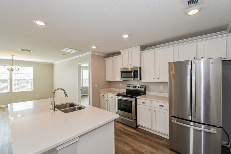 2,550/Mo, 2231 Pebble Point Dr Green Cove Springs, FL 32043 Kitchen View