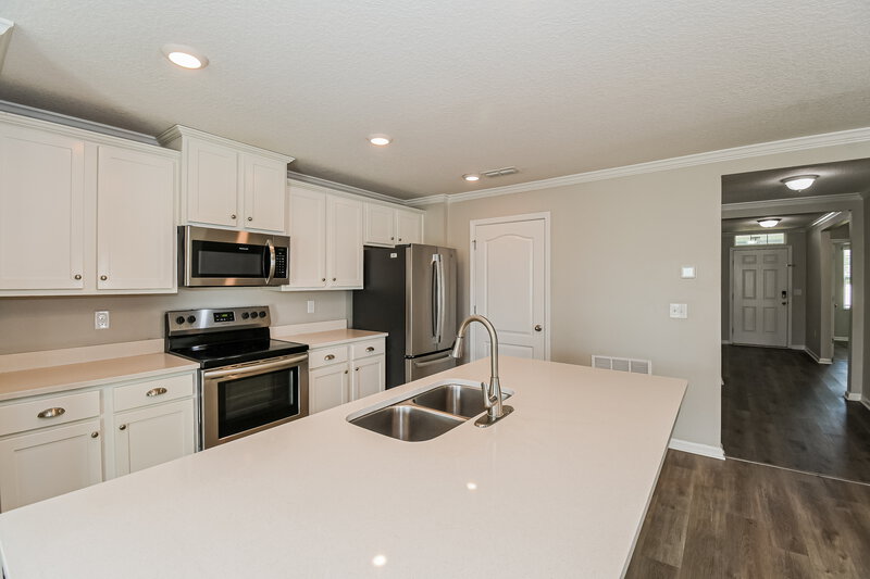 2,550/Mo, 2231 Pebble Point Dr Green Cove Springs, FL 32043 Kitchen View 2