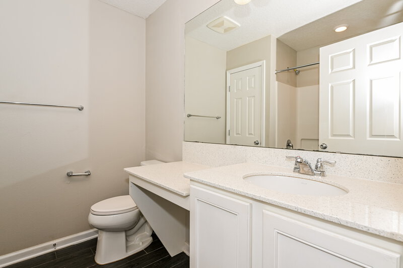 1,755/Mo, 3020 Angora Bay Dr Middleburg, FL 32068 Bathroom View