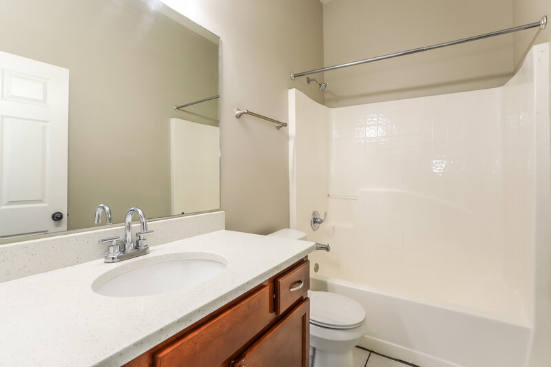 2,020/Mo, 3163 Pine Haven Dr Middleburg, FL 32068 Bathroom View
