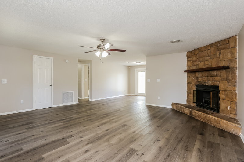 2,480/Mo, 1504 Pawnee St Orange Park, FL 32065 Living Room View 3