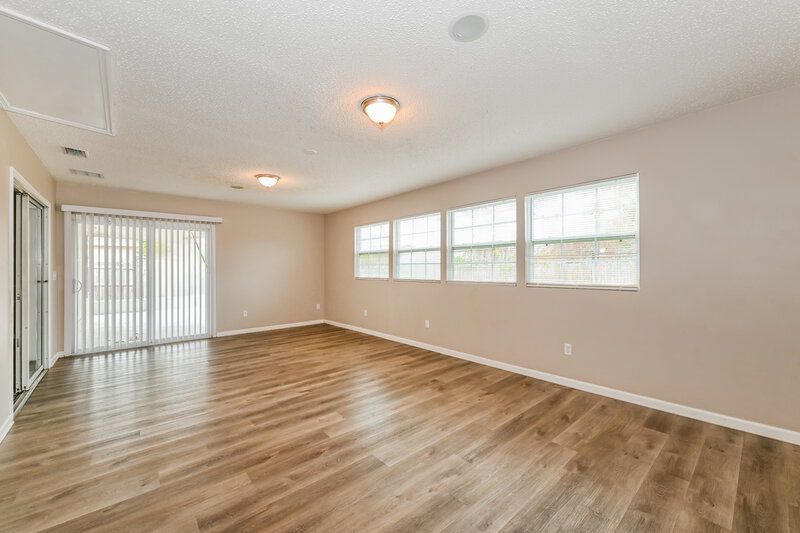 1,710/Mo, 3278 Chad Bourne Dr Green Cove Springs, FL 32043 Sun Room View