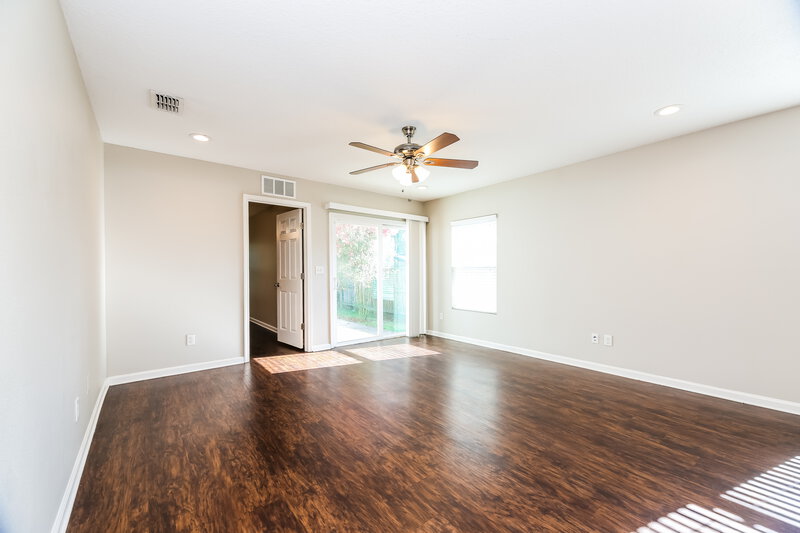 2,850/Mo, 8200 Highfield Ave Jacksonville, FL 32216 Living Room View