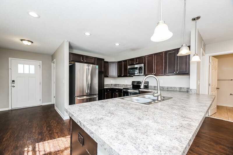 2,850/Mo, 8200 Highfield Ave Jacksonville, FL 32216 Kitchen View 2