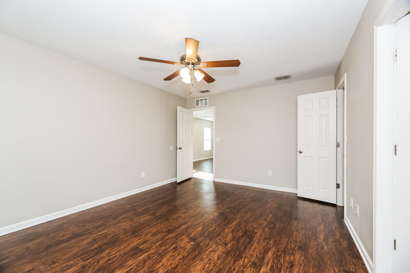 2,850/Mo, 8200 Highfield Ave Jacksonville, FL 32216 Main Bedroom View