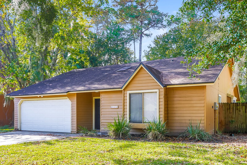 1,605/Mo, 8228 Honeysuckle Ln Jacksonville, FL 32244 Front View