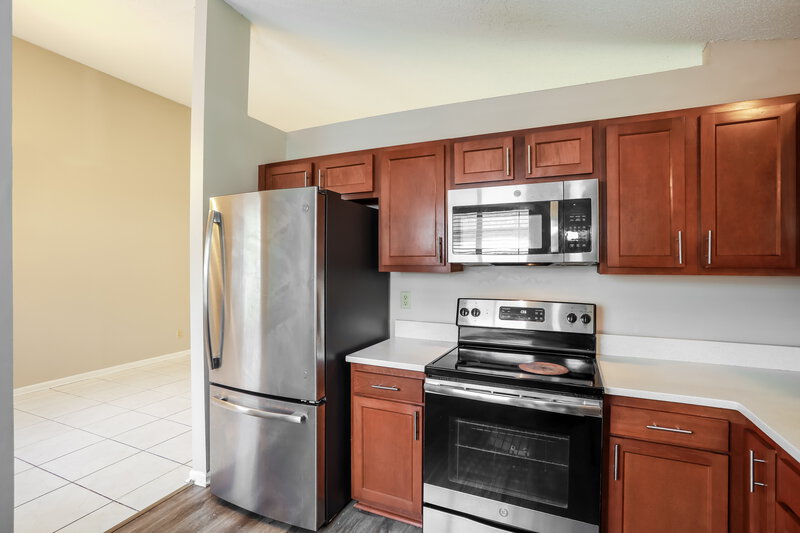 1,605/Mo, 8228 Honeysuckle Ln Jacksonville, FL 32244 Kitchen View 2