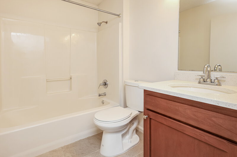 1,740/Mo, 1817 Penzance Pkwy Middleburg, FL 32068 Main Bathroom View 2