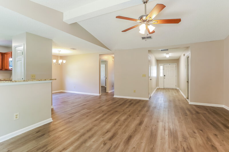2,360/Mo, 12772 Glade Springs Dr S Jacksonville, FL 32246 Living Room View 2