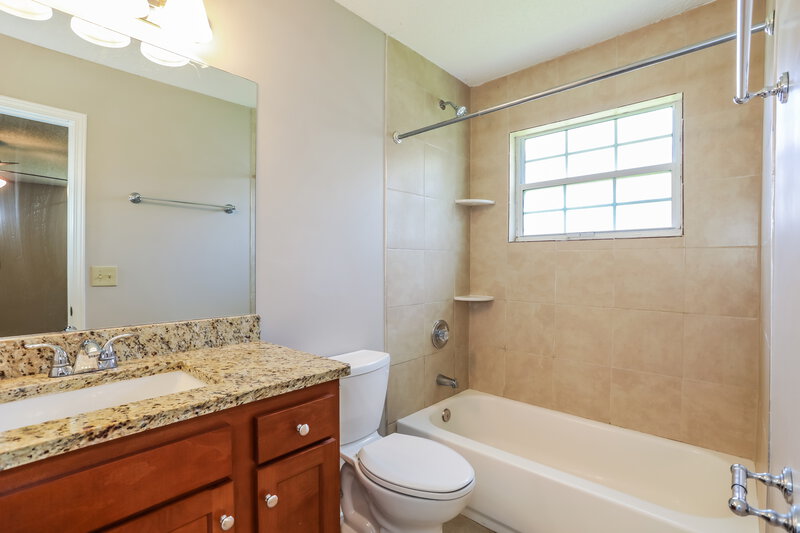 2,360/Mo, 12772 Glade Springs Dr S Jacksonville, FL 32246 Main Bathroom View