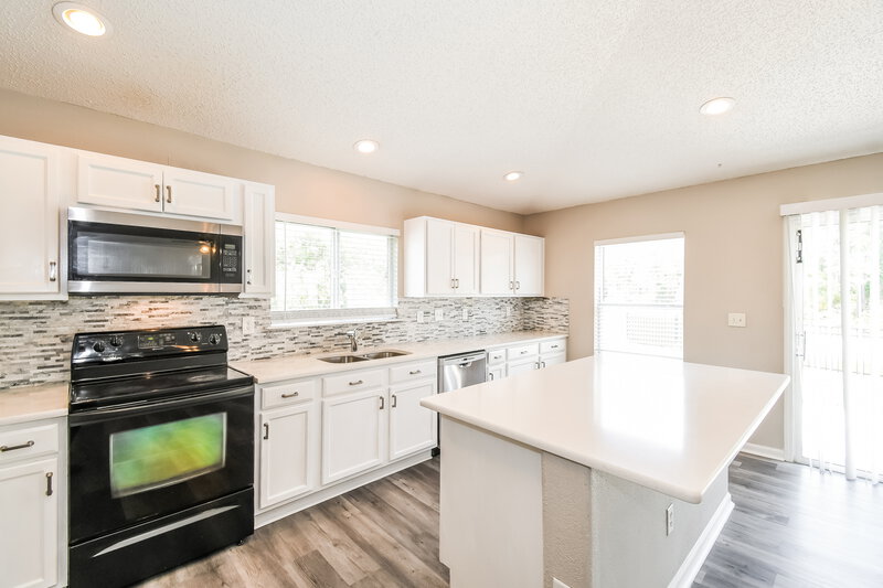 2,150/Mo, 11701 Carson Lake Dr Jacksonville, FL 32221 Kitchen View 3