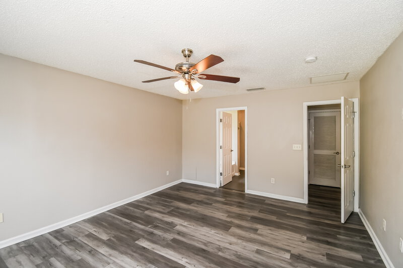 2,150/Mo, 11701 Carson Lake Dr Jacksonville, FL 32221 Main Bedroom View 2