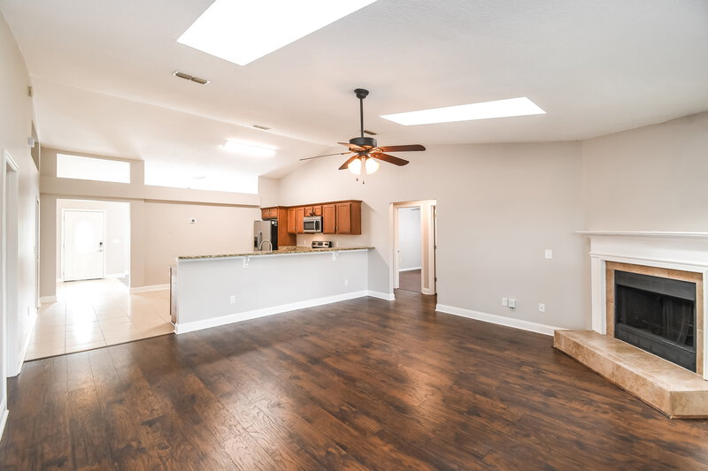 2,185/Mo, 3490 White Wing Rd Orange Park, FL 32073 Living Room View