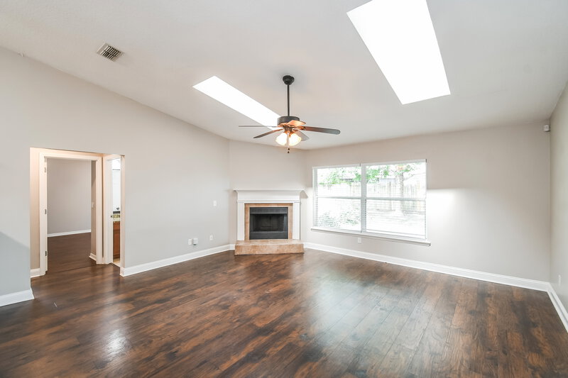 2,185/Mo, 3490 White Wing Rd Orange Park, FL 32073 Living Room View 2