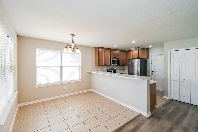 1,670/Mo, 607 Sunny Stroll Dr Middleburg, FL 32068 Dining Room View 2