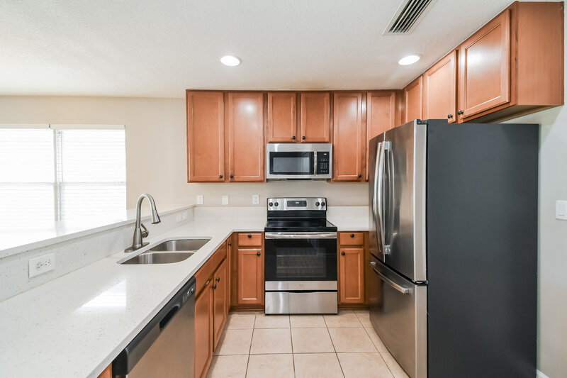 1,670/Mo, 607 Sunny Stroll Dr Middleburg, FL 32068 Kitchen View